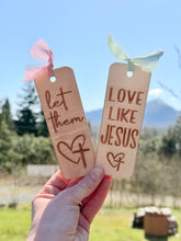 Load image into Gallery viewer, Engraved Wooden Bookmarks