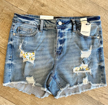 Load image into Gallery viewer, Lemon Patch Judy Blue Shorts