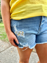 Load image into Gallery viewer, Lemon Patch Judy Blue Shorts