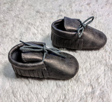 Load image into Gallery viewer, Baby Bronze Moccasins